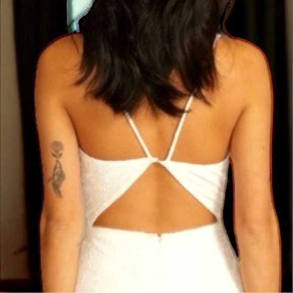 🌹NEW🌹White Lace Overlay Keyhole Back Elegant Feminine Size 12 Wedding Dress - Picture 4 of 13